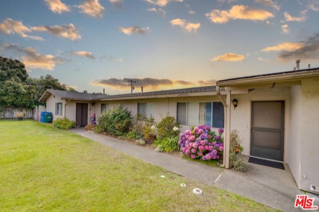 1172–1186 16th Street, Los Osos